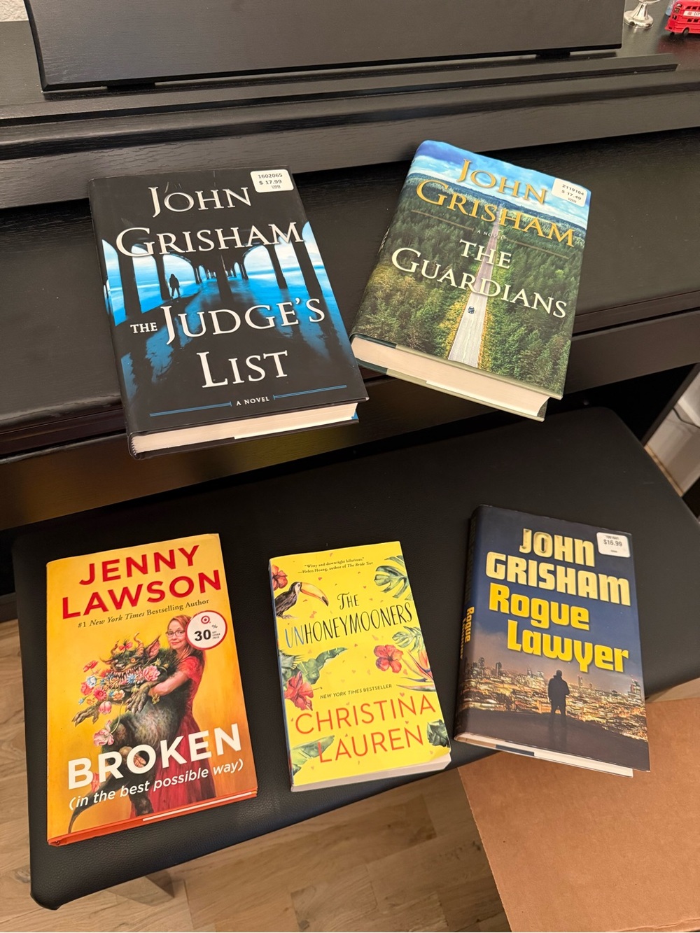John Grisham Hardcover Bundle - Black & Green Covers + 3 random books